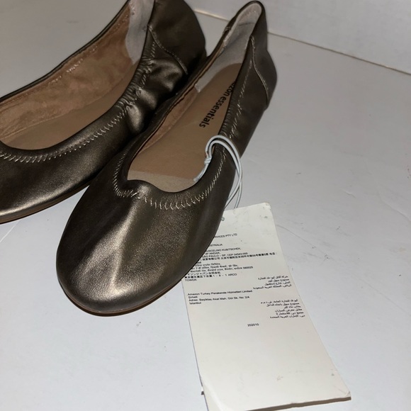 Amazon essentials silver flats - Picture 3 of 13